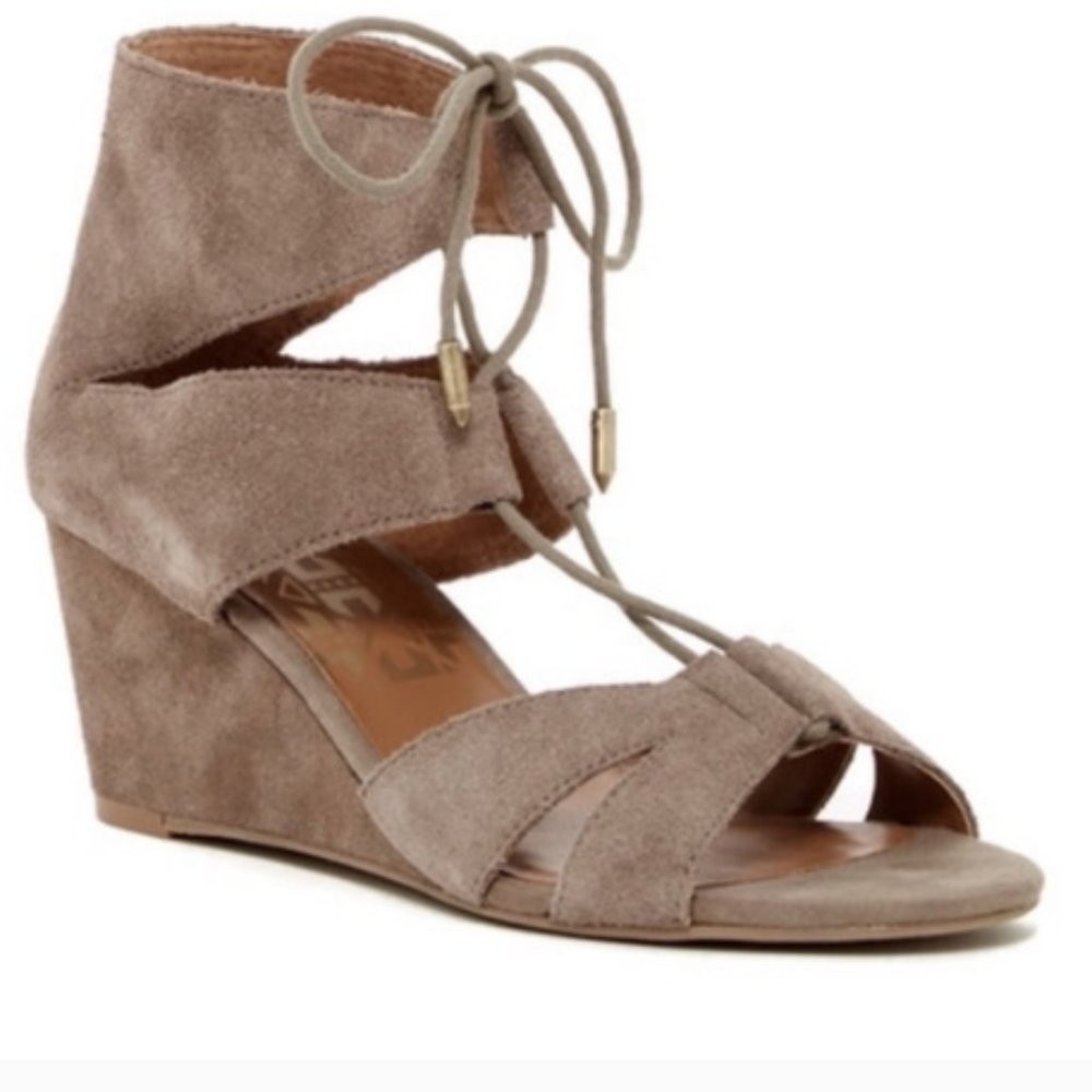 Dolce Vita Larana Tan Suede Chunky Sandal